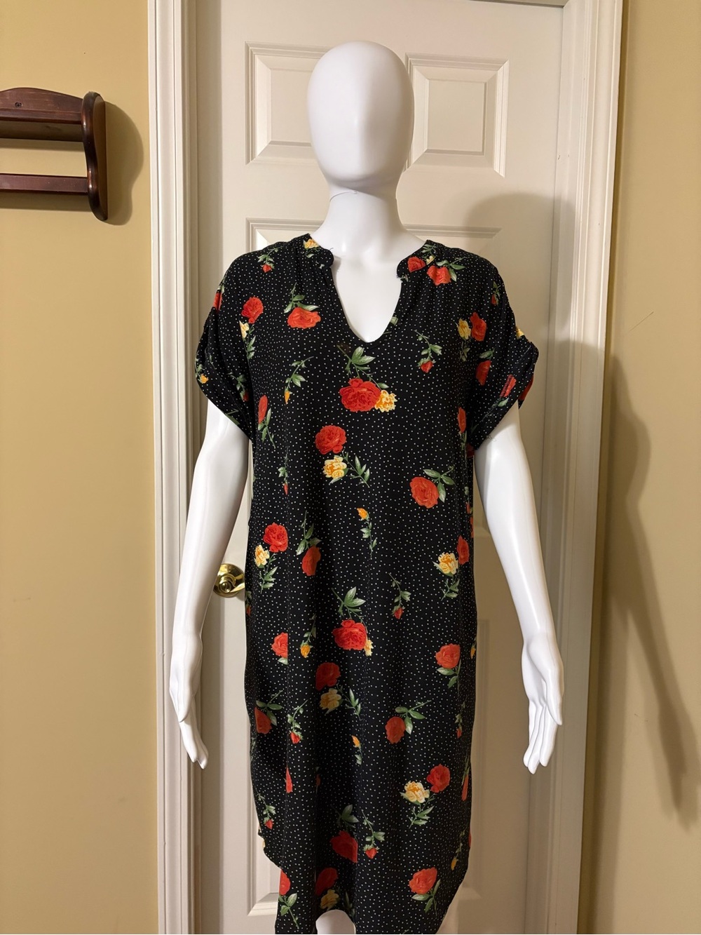 Women’s House Wear Black Floral V-Neck Dress Size 3X